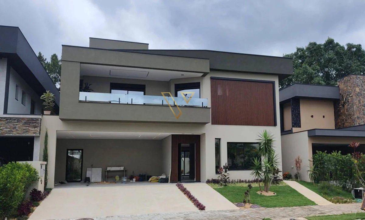 Seja bem-vindo à sua nova residência de luxo no prestigiado Jardim do Golfe 1.