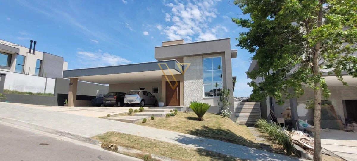 Maravilhosa  casa térrea, localizada no prestigiado Colinas do Parathey Sul com 600 metros de terreno com uma linda piscina